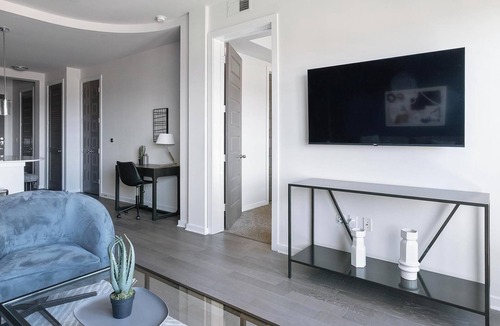 Woodland Heights Apartment | Landing | Modern 1BD, Yoga Studio, Gym
