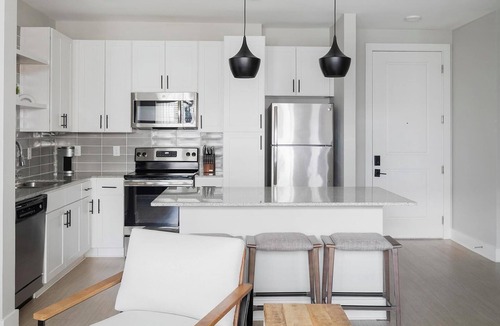 Rock Creek Apartment | Landing | Modern 2BD, Gym, Courtyard