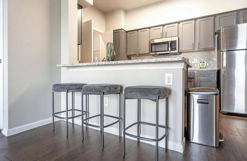 San Antonio Apartment | Landing | Modern 2BD, Gym, Clubhouse