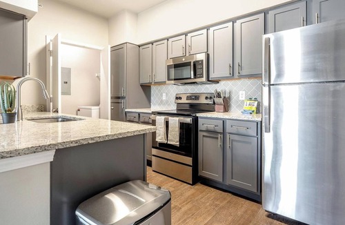 San Antonio Apartment | Landing | Modern 2BD, Gym, Clubhouse