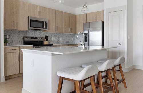 North San Antonio - SAT Apartment | Landing | Modern 2BD, Clubhouse, Gym