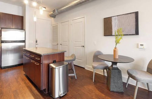 Dallas Design District Apartment | Landing | Modern Studio, Clubhouse, Pool