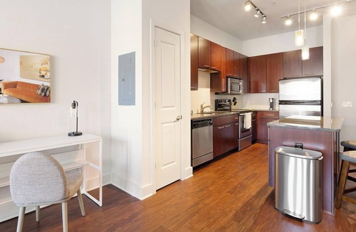 Dallas Design District Apartment | Landing | Modern Studio, Clubhouse, Pool