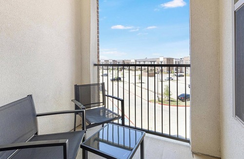 Corinth Apartment | Landing | Spectacular 1BD, Gym, Pool