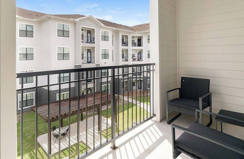 Northeast Houston Apartment | Landing | Spectacular 1BD, Gym, Game Room