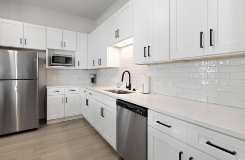 Dallas Design District Apartment | Landing | Spectacular 2BD, Clubhouse, Pool