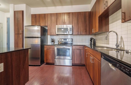 Terrell Heights Apartment | Landing | Spectacular 2BD, Yoga Studio, Pool