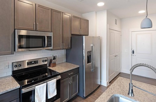 Stone Oak Apartment | Landing | Spectacular 1BD, Gym, Pool