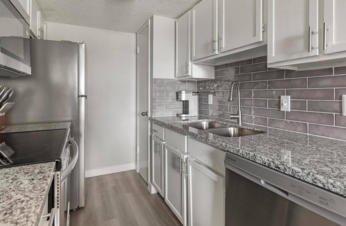 Southside Apartment | Landing | Stunning 1BD, Clubhouse, Pool