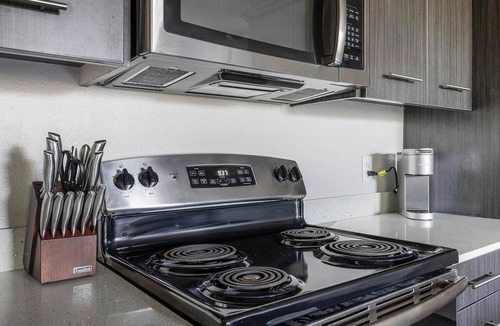 Wetmore Apartment | Landing | Stunning 1BD, Yoga Studio, Gym