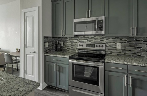 Nassau Bay Apartment | Landing | Stunning 1BD, Clubhouse, Pool