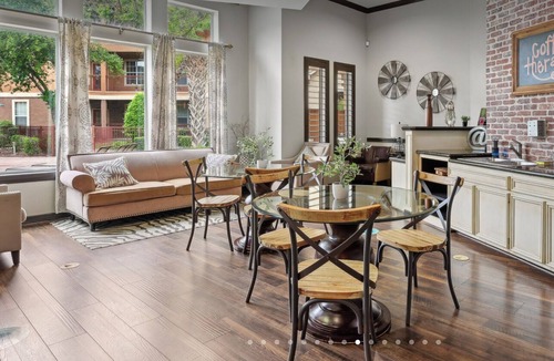 Barker Apartment | Landing | Stunning 1BD, Clubhouse, Gym