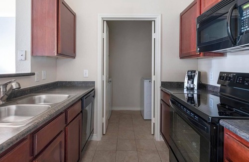 Barker Apartment | Landing | Stunning 1BD, Clubhouse, Gym