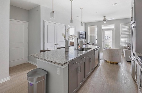 Red Oak Apartment | Landing | Stunning 1BD, Gym