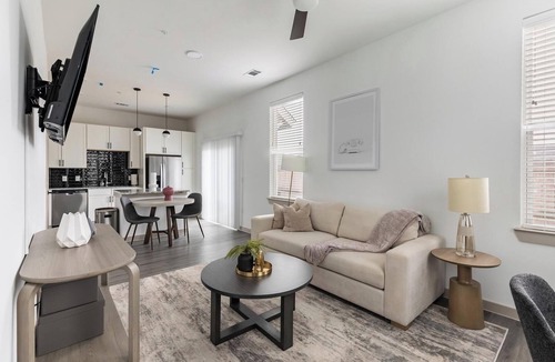 Fort Worth Apartment | Landing | Stunning 1BD, Clubhouse, Gym