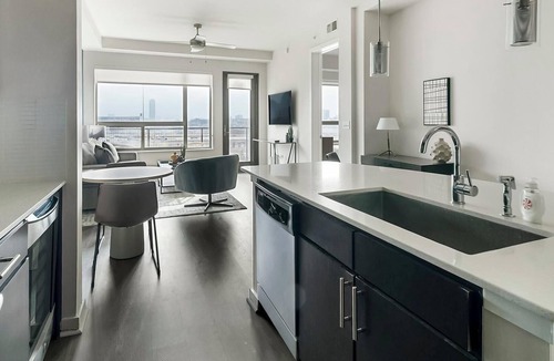 Woodland Heights Apartment | Landing | Stunning 1BD, Yoga Studio, Gym