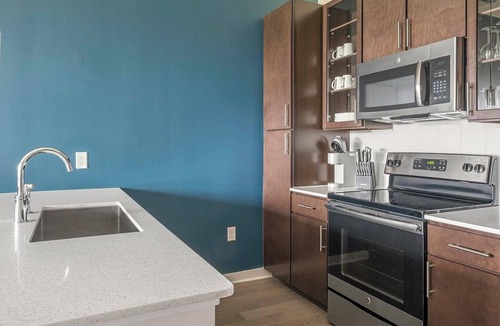 Woodland Heights Apartment | Landing | Stunning 1BD, Yoga Studio, Gym