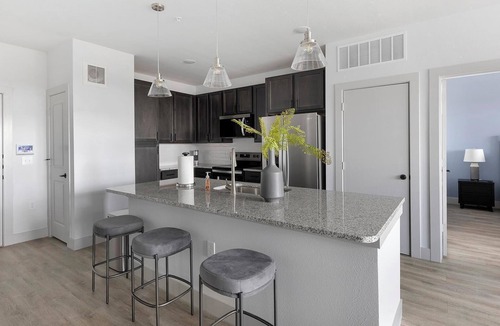 Corinth Apartment | Landing | Stunning 2BD in Corinth