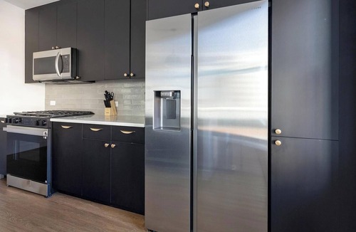 Uptown Apartment | Landing | Stunning 2BD, Rooftop Lounge, Gym