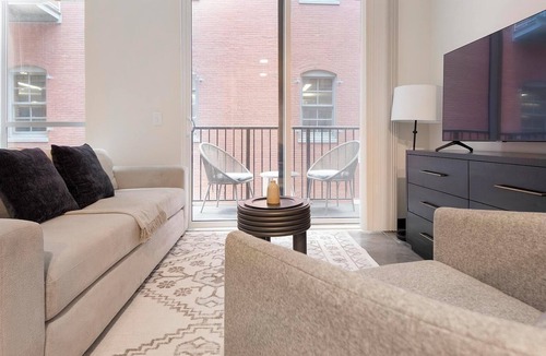 Downtown St. Louis Apartment | Landing | Stunning Studio, Gym, Clubhouse