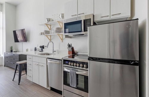 River North Art District Apartment | Landing | Stunning Studio, Gym, Clubhouse