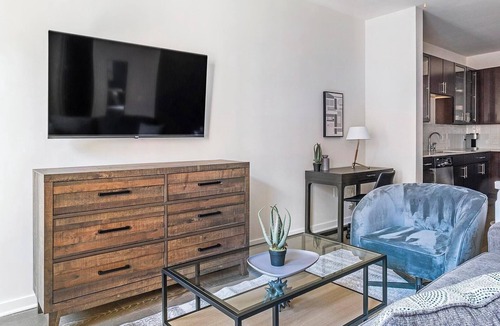 Woodland Heights Apartment | Landing | Stunning Studio, Yoga Studio, Game Room