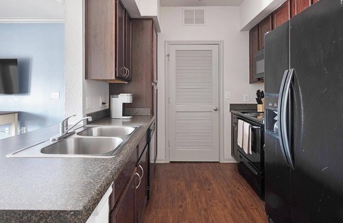 Northeast Houston Apartment | Landing | Stylish 1BD, Clubhouse, Game Room
