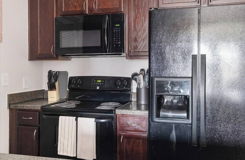 Northeast Houston Apartment | Landing | Stylish 1BD, Clubhouse, Game Room