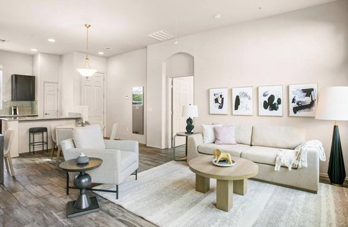 Las Colinas Apartment | Landing | Stylish 1BD, Clubhouse