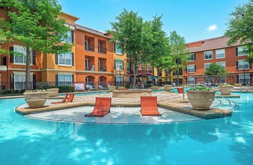 Las Colinas Apartment | Landing | Stylish 1BD, Clubhouse