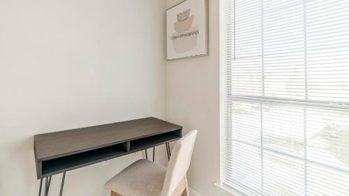 Southbelt/Ellington Apartment | Landing Stylish 1BD Clubhouse Pool