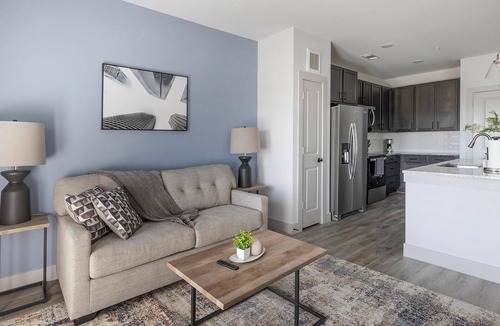Corinth Apartment | Landing | Stylish 1BD in Corinth