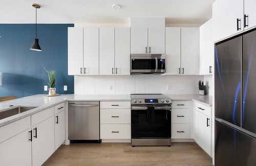 Civic Center Apartment | Landing | Stylish 1BD, Rooftop Lounge, Gym