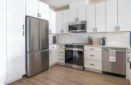 Civic Center Apartment | Landing | Stylish 1BD, Rooftop Lounge, Gym