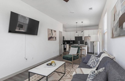 Fort Worth Apartment | Landing | Stylish 1BD, Clubhouse, Gym