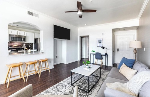 Downtown Fort Worth Apartment | Landing | Stylish 1BD, Gym