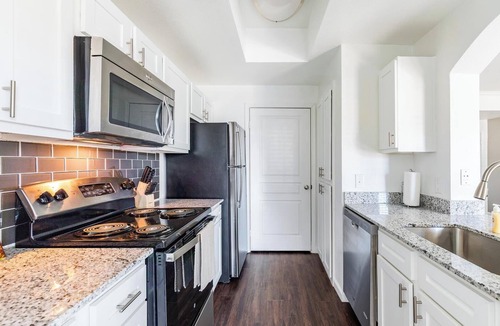 Downtown Fort Worth Apartment | Landing | Stylish 1BD, Gym