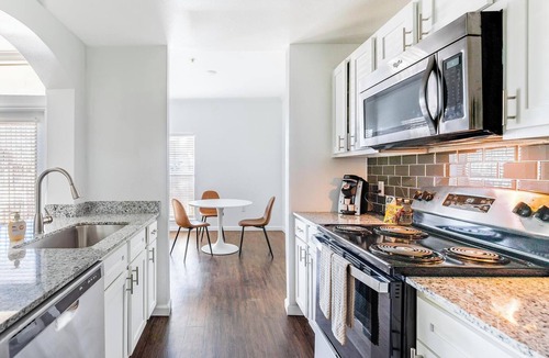 Downtown Fort Worth Apartment | Landing | Stylish 1BD, Gym