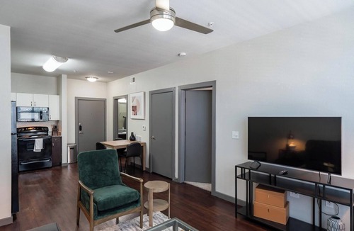 Tobin Hill Apartment | Landing | Stylish 1BD, Gym, Pool