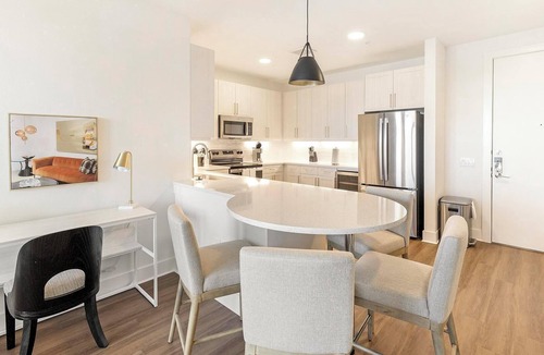 Roanoke Apartment | Landing | Stylish 2BD in Downtown Roanoke