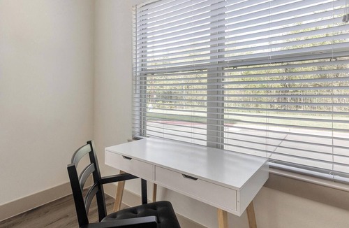 Addicks Apartment | Landing | Stylish 2BD, Yoga Studio, Courtyard