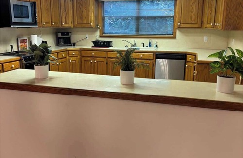 Benton House | Large 2 bedroom/2 bath home in the heart of Benton