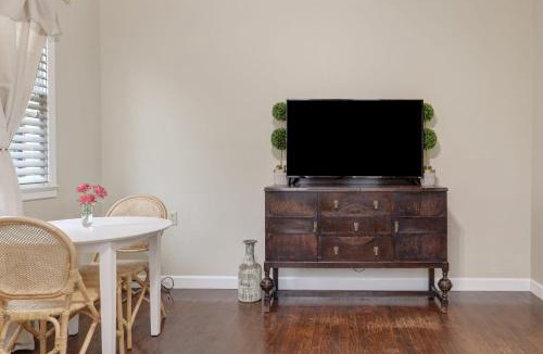 New Iberia House | Large Groups Welcome - 2 Homes Next Door