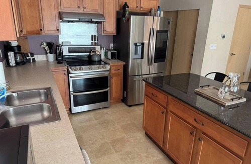 South Hill House | Large Home with Extended Driveway Minutes from the Puyallup State Fair
