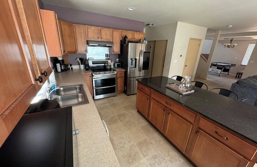South Hill House | Large Home with Extended Driveway Minutes from the Puyallup State Fair