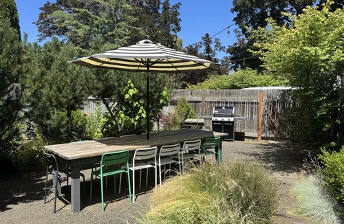 Walla Walla House | Large & spacious: 12 guests & walkable to Main St!