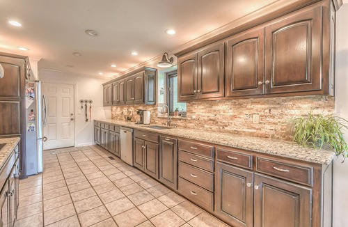 Shawnee House | Large Spacious Home with Pool - Perfect place for Entertaining! Prime Location!