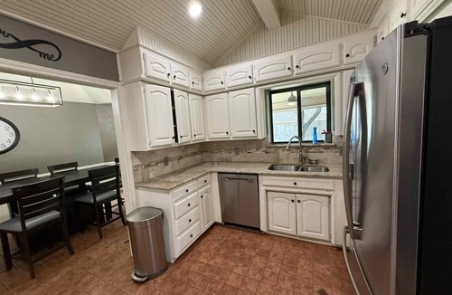 Bedford House | Laurel Lane Oasis - Sleeps 12 + Pool + Game Room