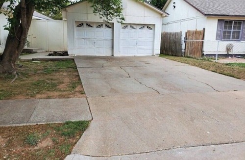 Lubbock House | ★LBK Lake-View Property★3BR/2BA★S LBK/S Loop 289