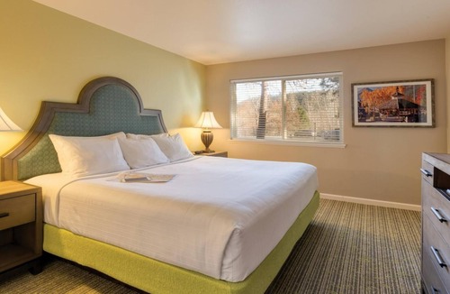 Downtown Leavenworth Resort | Leavenworth 2BR Mountain Villa – Full Kitchen, Balcony & Near Bavarian Village